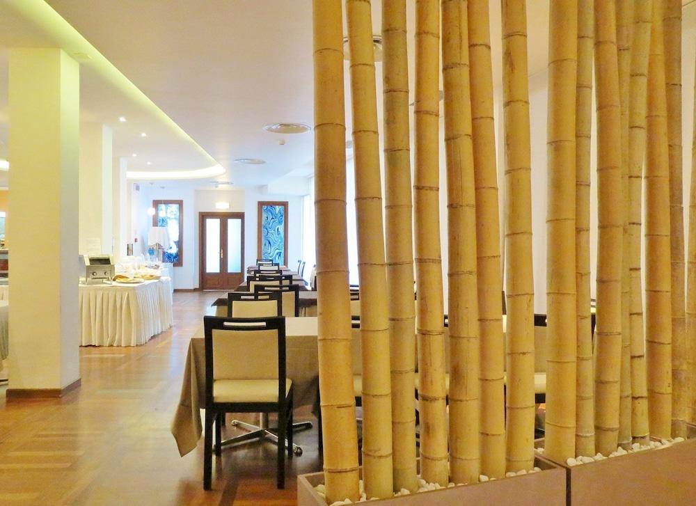 Hotel Carlo Felice Σάσαρι Εξωτερικό φωτογραφία