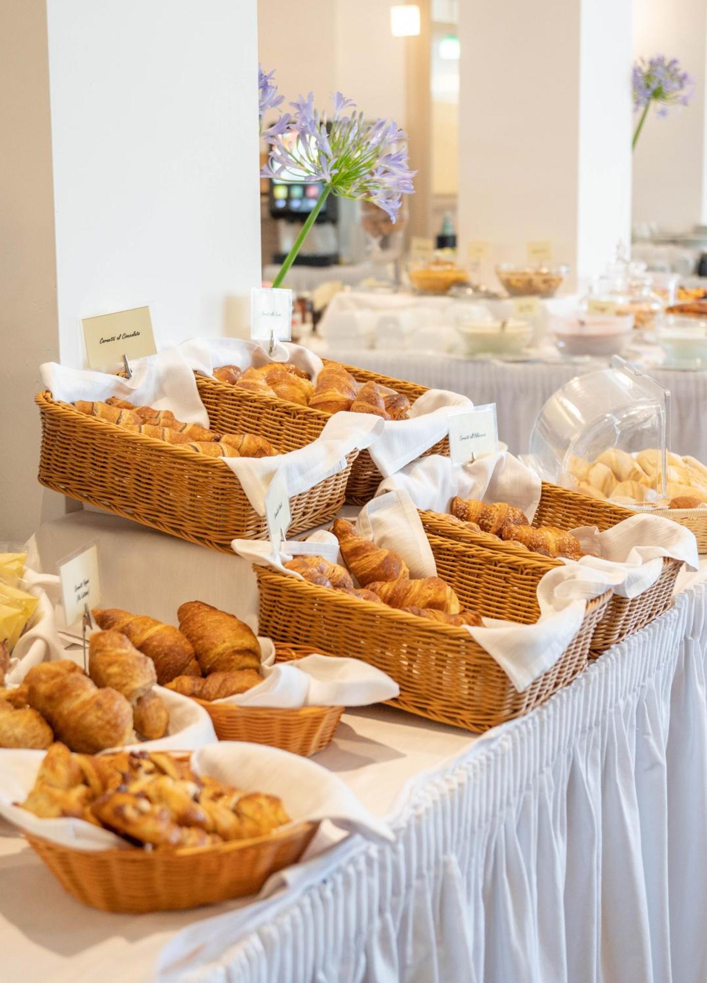 Hotel Carlo Felice Σάσαρι Εξωτερικό φωτογραφία