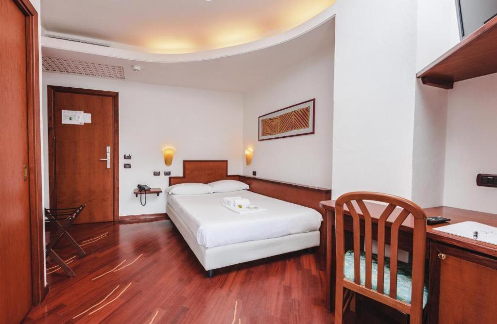 Hotel Carlo Felice Σάσαρι Εξωτερικό φωτογραφία