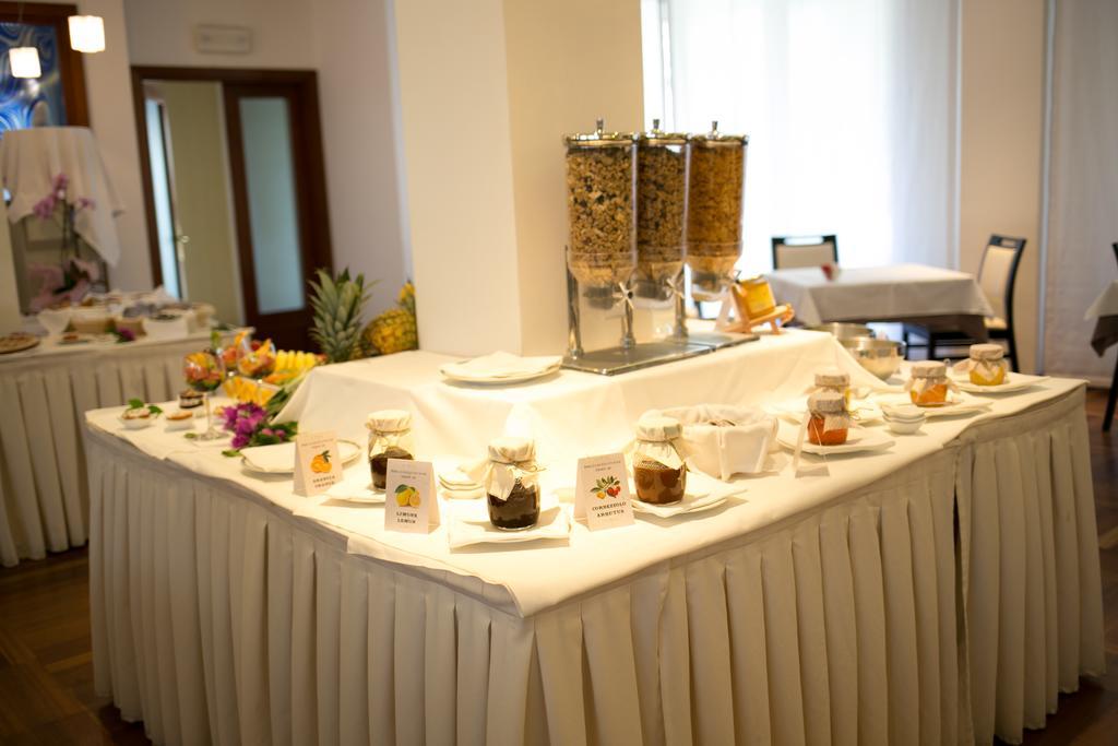 Hotel Carlo Felice Σάσαρι Εξωτερικό φωτογραφία